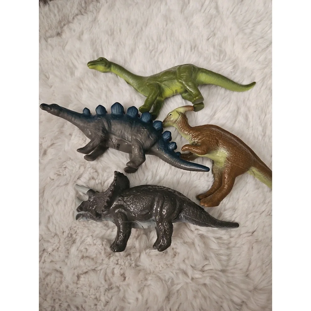 Plastic Dinosaur Toy Figures Lot of 4 Triceratops‎ Brachiosaurus
